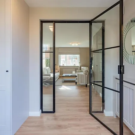 East Side Semesterbostad *